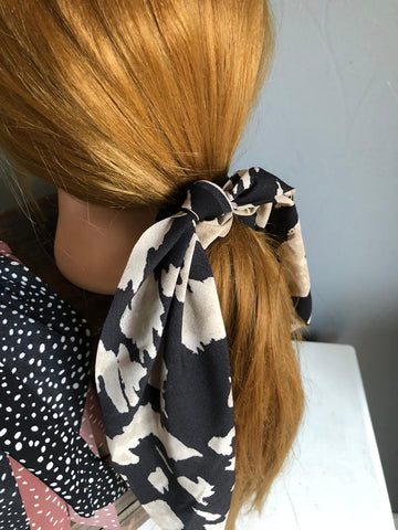 bow hair scrunchie 